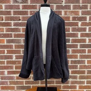 35 Degrees Below Fleece Wraparound Womens Black Shawl w/Pockets Size L-XL